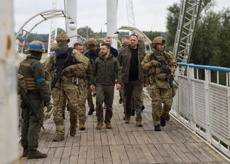 71e3358b-2df6-4c51-8236-6678b782fe96-AP_Russia_Ukraine_War-1