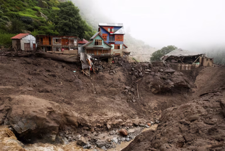 2025-08-15t085207z-1958890369-rc2i7gaa0lng-rtrmadp-3-asia-weather-india-flood